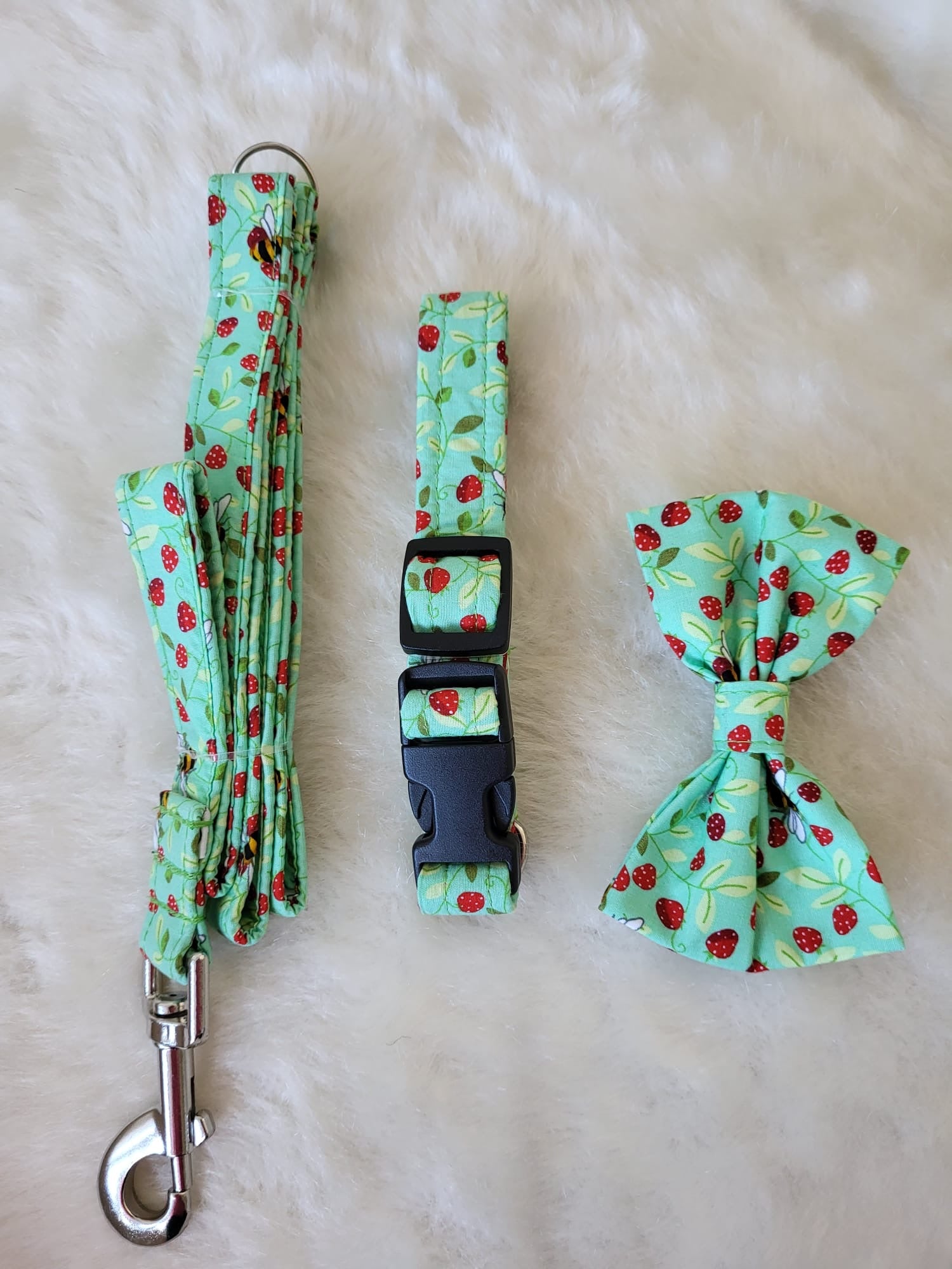 Green bumble bee collar dog bow