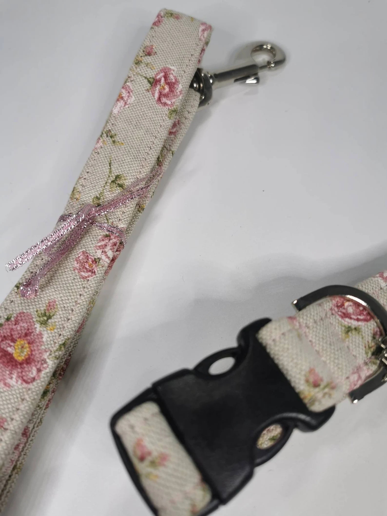 Pink flowers / floral collar & lead set