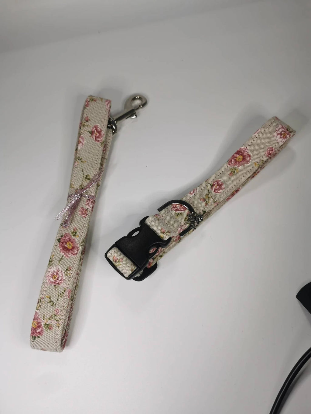 Pink flowers / floral collar & lead set